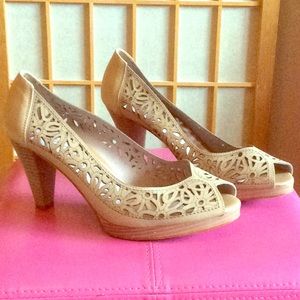 Beige pumps